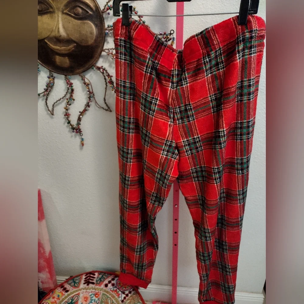 Secret Treasures plaid pajama pants - Picture 2 of 3